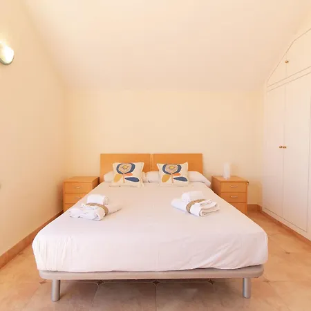 Chalet Global Properties, En Primera Linea De Playa Con Piscina Privada