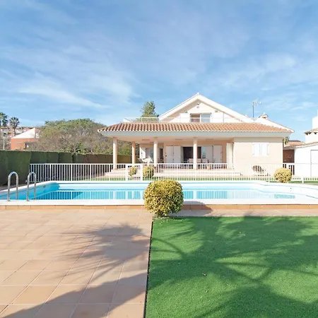 Chalet Global Properties, En Primera Linea De Playa Con Piscina Privada *